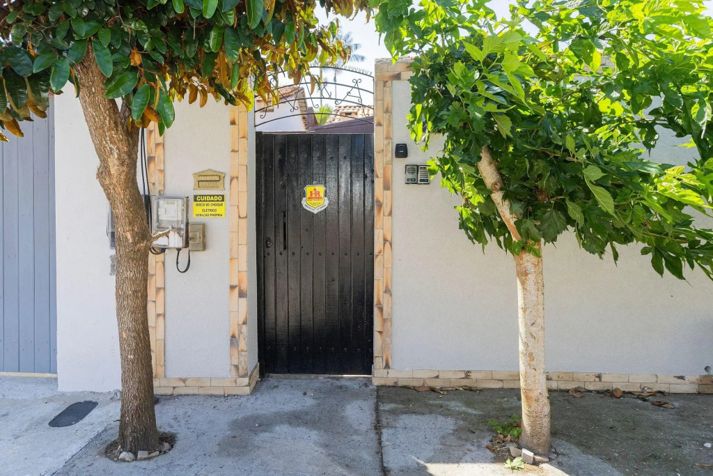 Casa com Piscina e Churrasqueira em Búzios | E 02