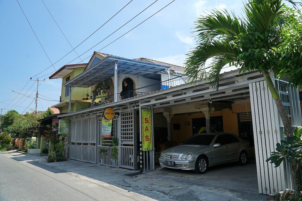 Penginapan / Guest house SAS (Sepinggan Asri Syariah) image