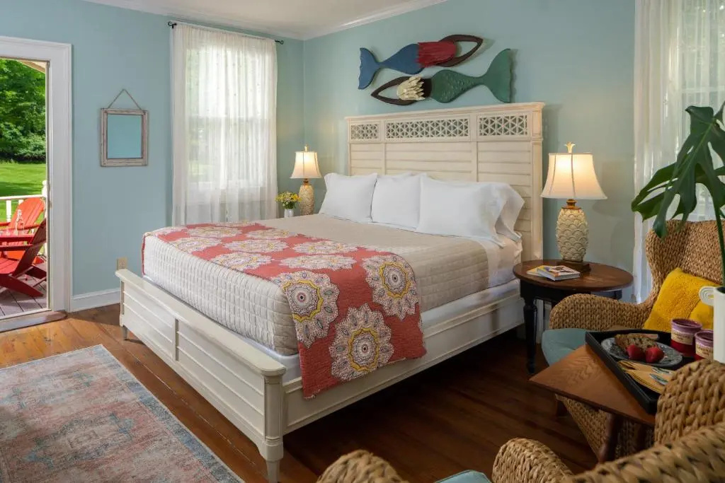 Deluxe Double room (full double bed)