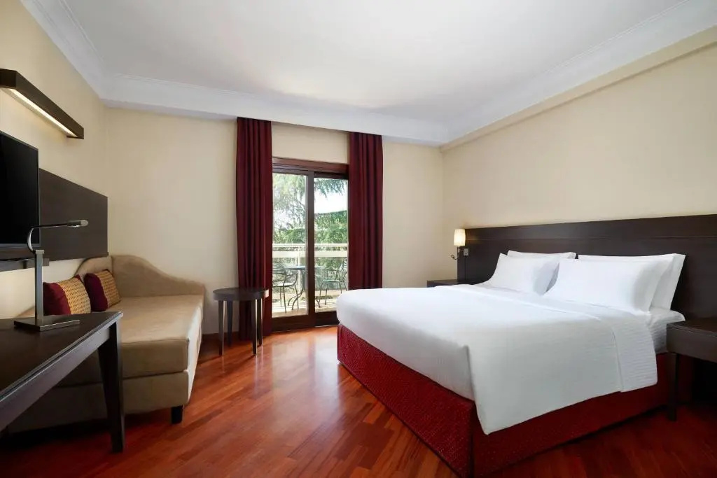 Guest Double room with balcony (full double bed)