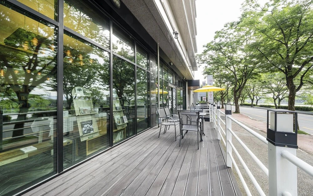 Balcony & Terrace