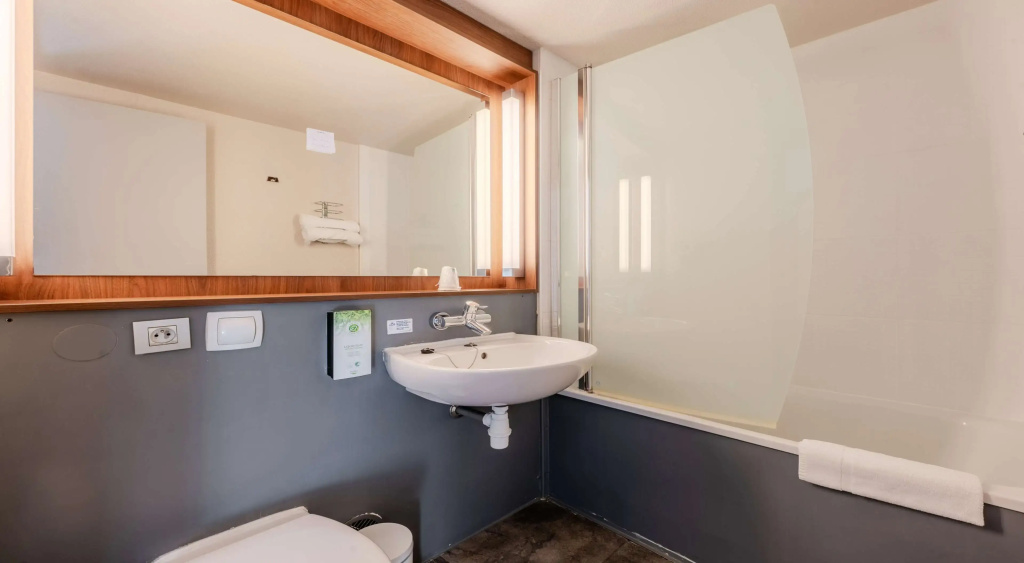 Campanile NATURE - Lille Est Villeneuve-d'Ascq - Chambres