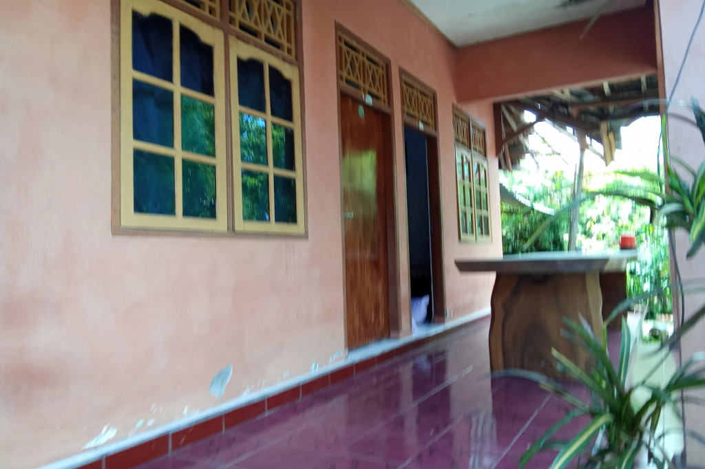 Hotel O Dannis Homestay Near Musholla Al Istiqomah Terawangan in Kecamatan Montong Gading