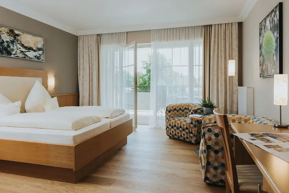 Superior Double room with balcony (full double bed)