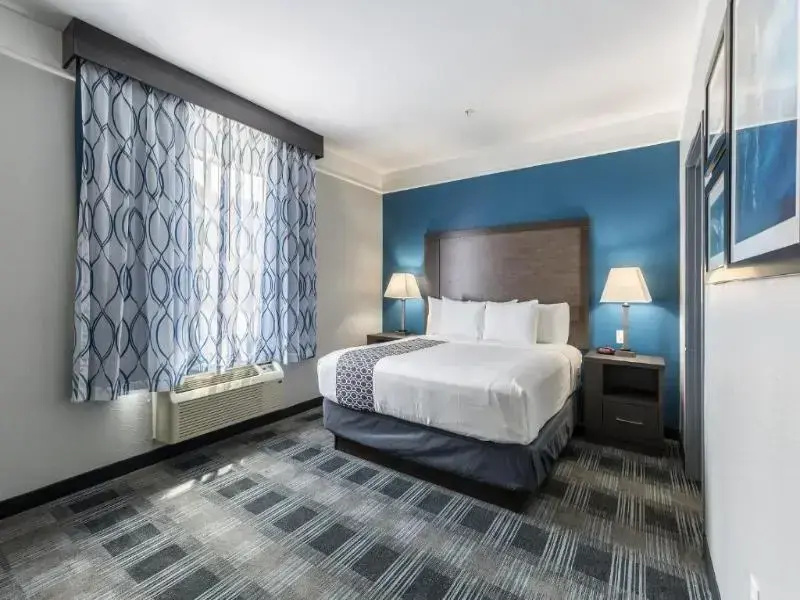 Platinum Inn & Suites Webster - Chambres