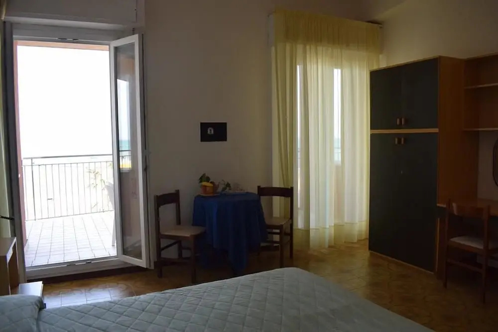 Hotel Astoria Pesaro — 3