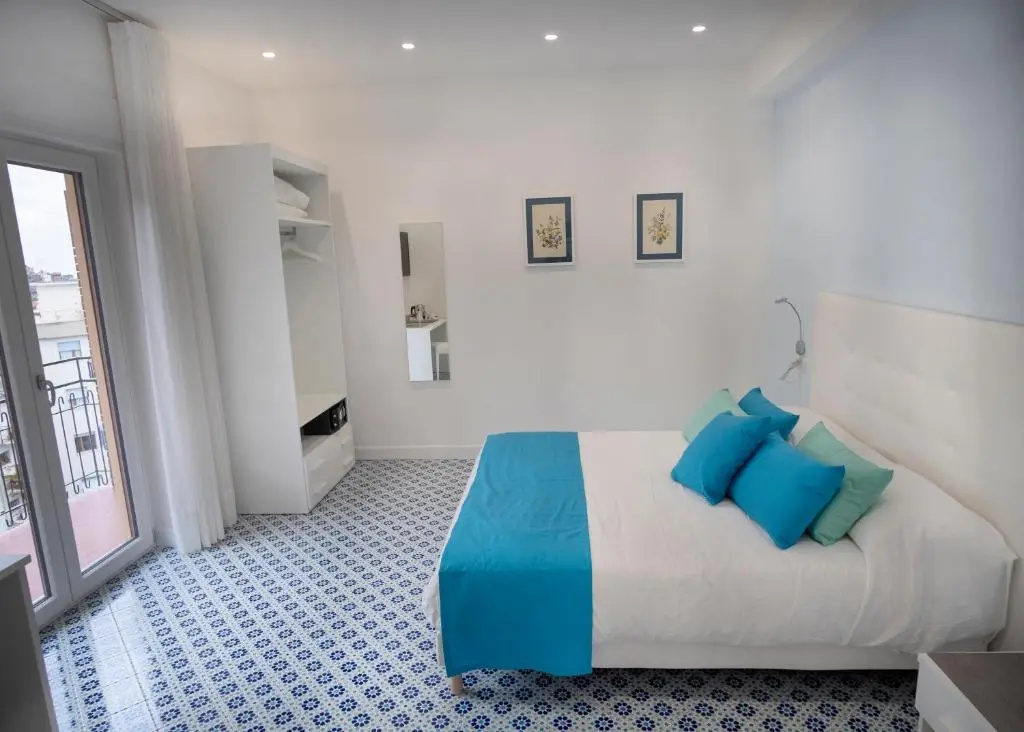Deluxe Double room with balcony (full double bed)