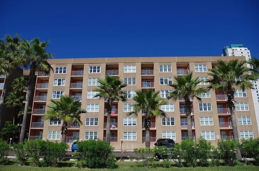 Relaxing , Great Location, 3 Minute Walk To The Beach 2 Bedroom Condo by RedAwning