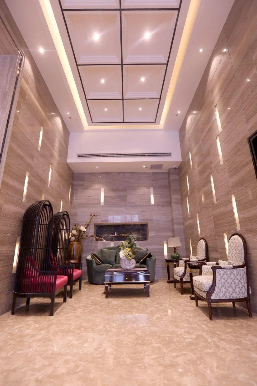 Lobby & Reception