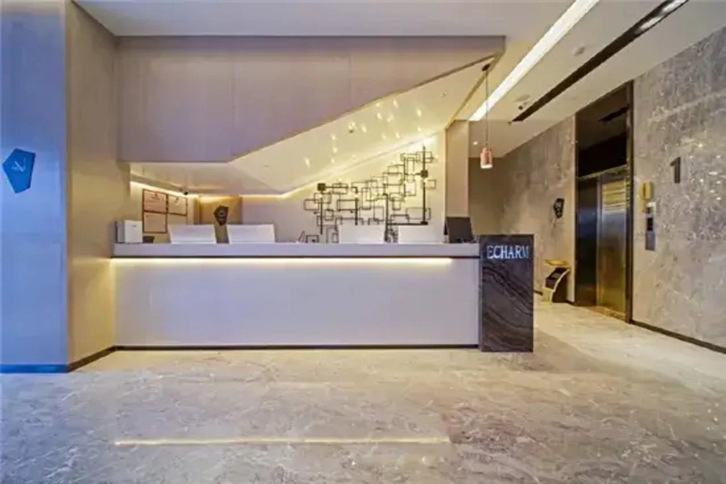 Lobby & Reception