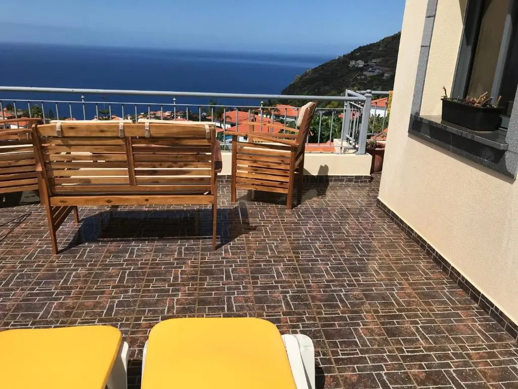Apartment with sea view