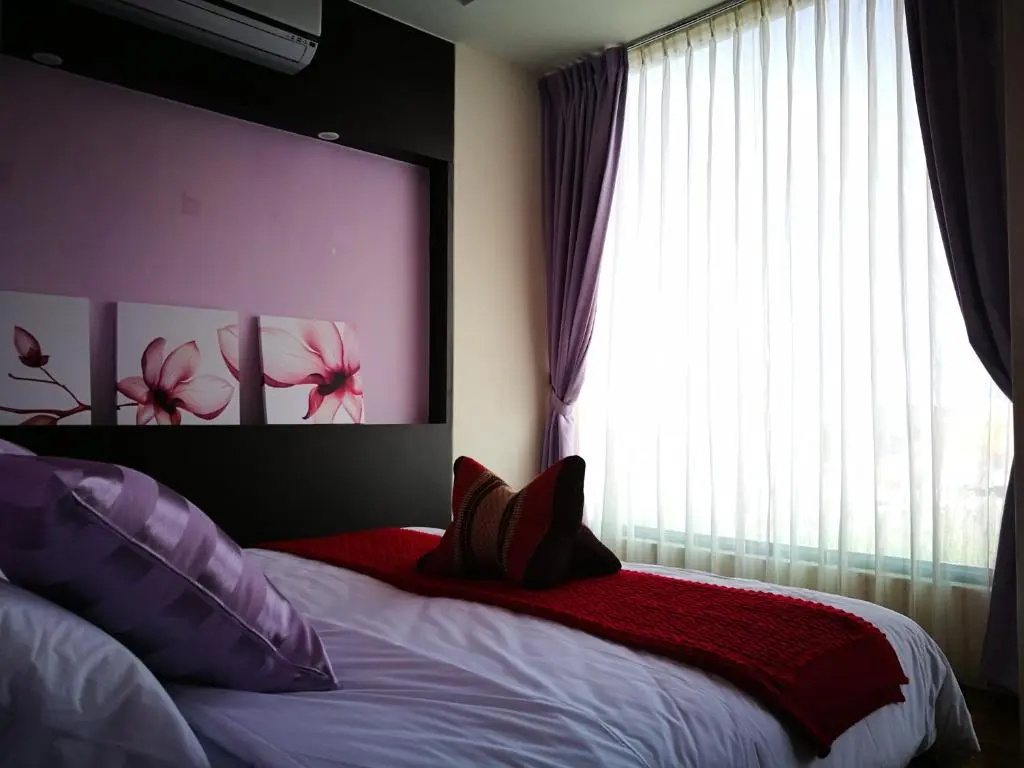 Deluxe Double room with balcony (full double bed)