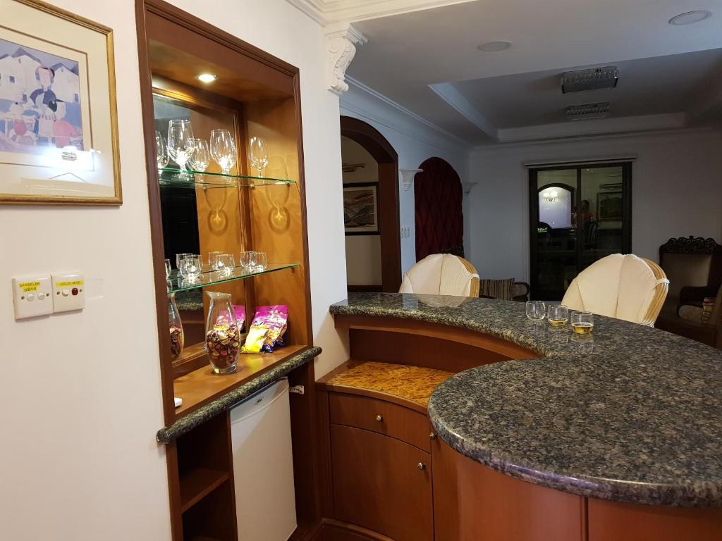 Marina Court Luxury Penthouse