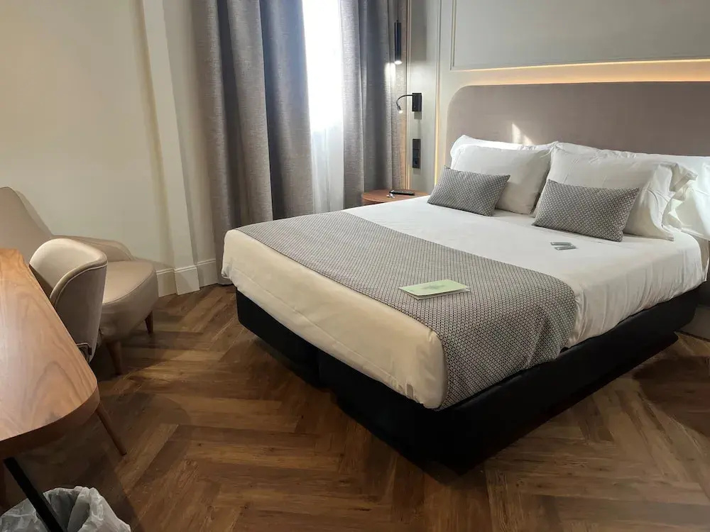 Deluxe Double room with balcony (full double bed)
