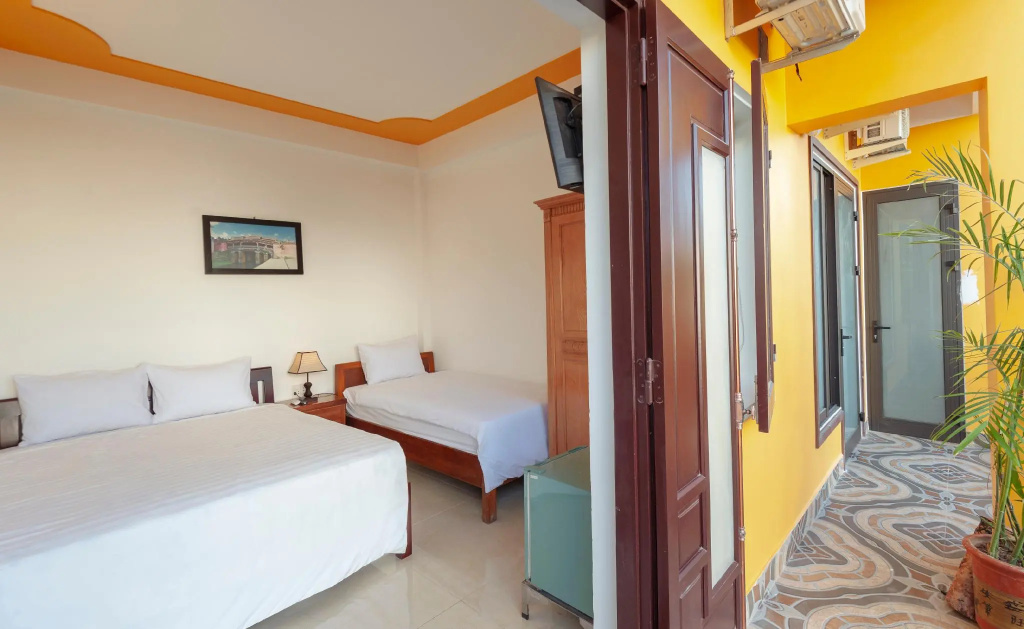 Standard Triple room