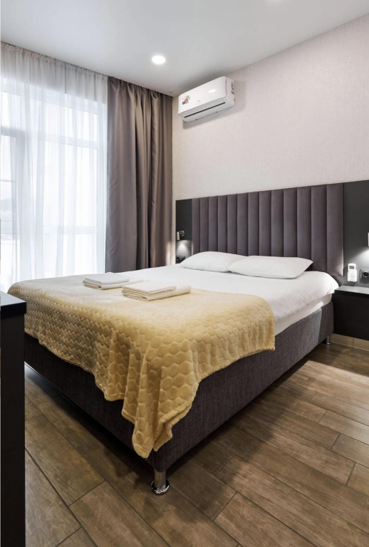 Double Suite (full double bed)