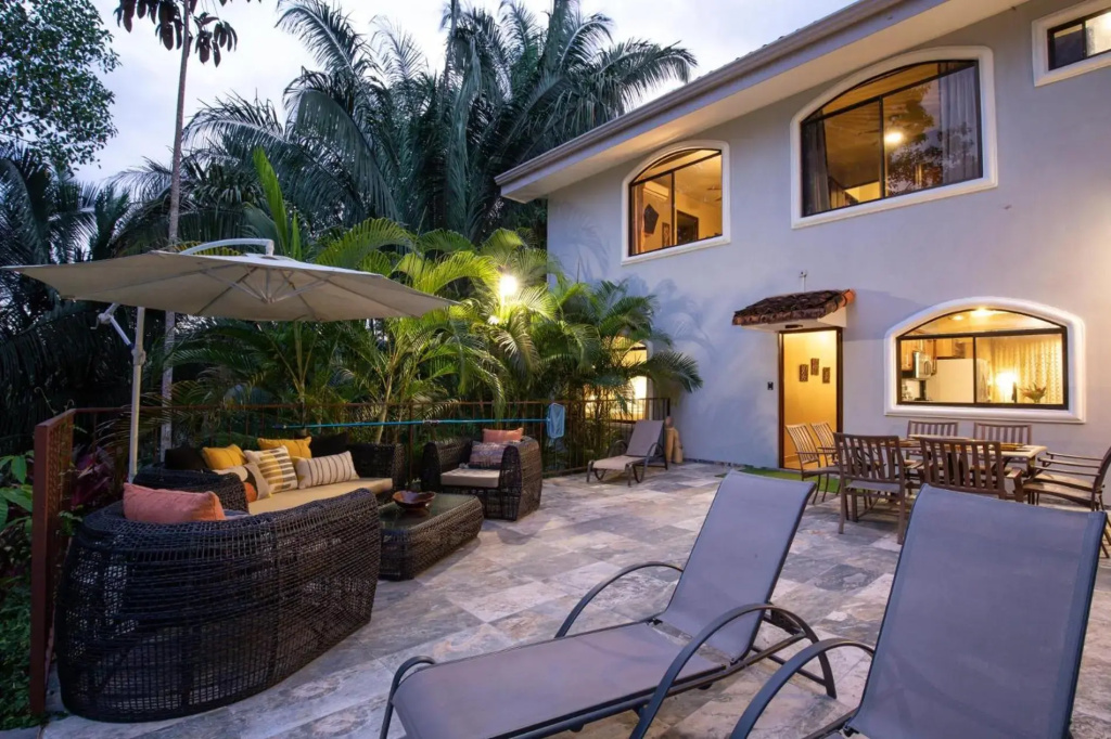 3BR Casa Palmeras near Quepos large private pool