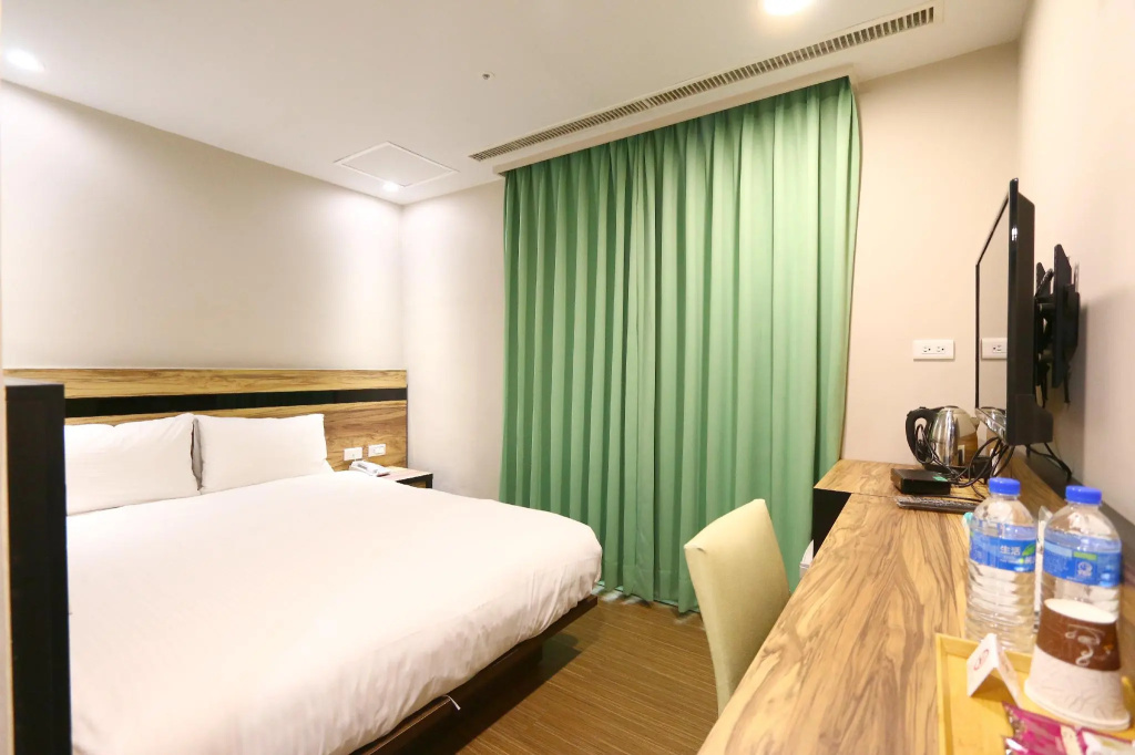 Standard Double room (full double bed)