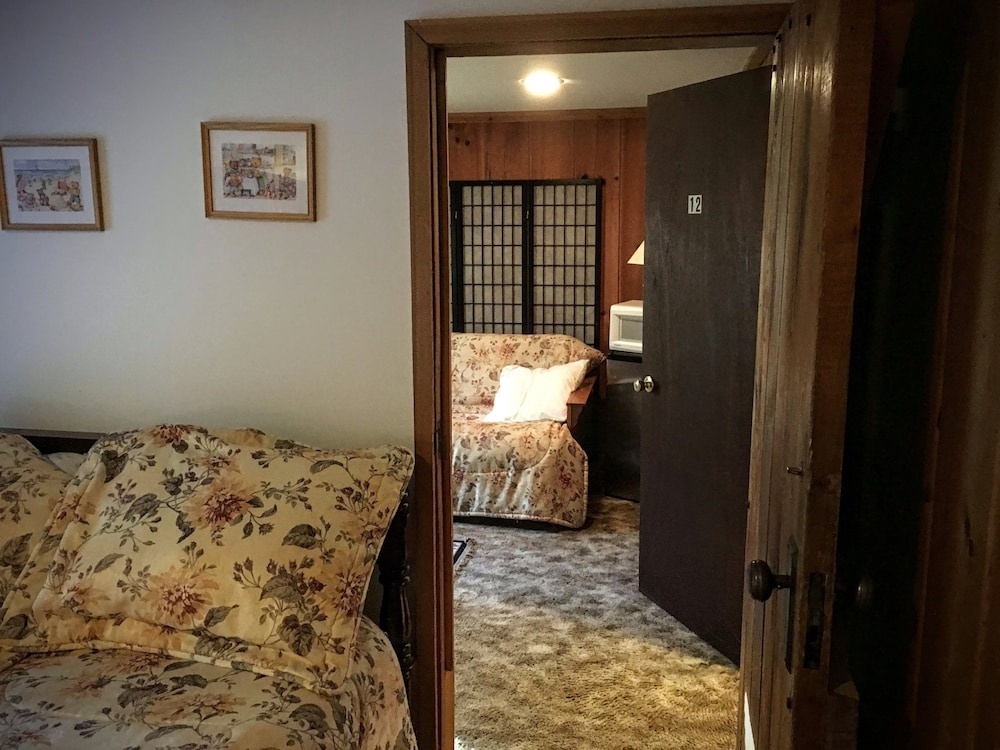 Gateway Inn — 4