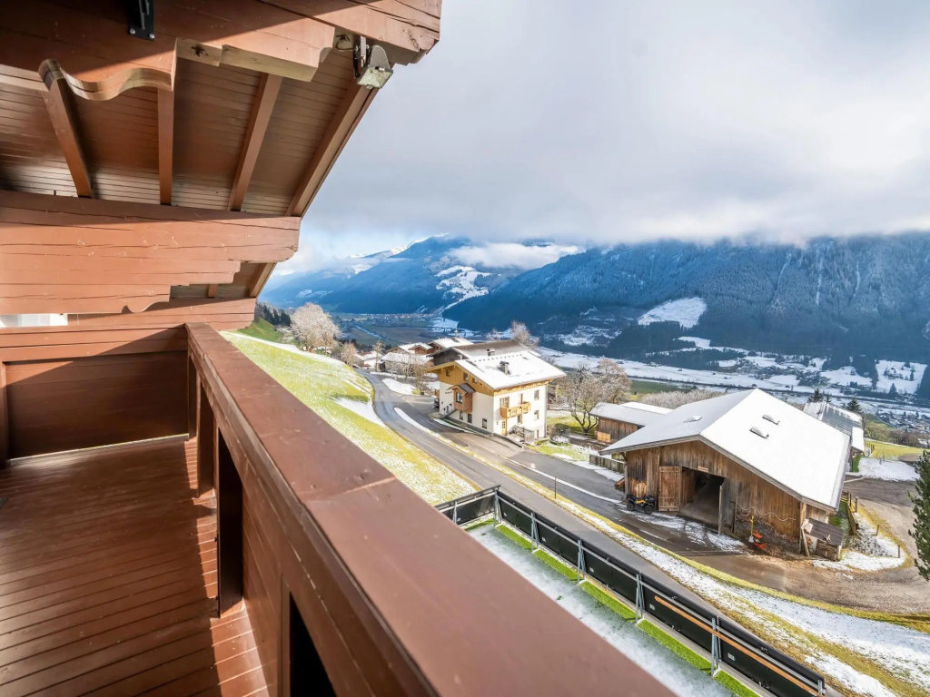 Apartment in Bramberg am Wildkogel near Badesee Hollersbach