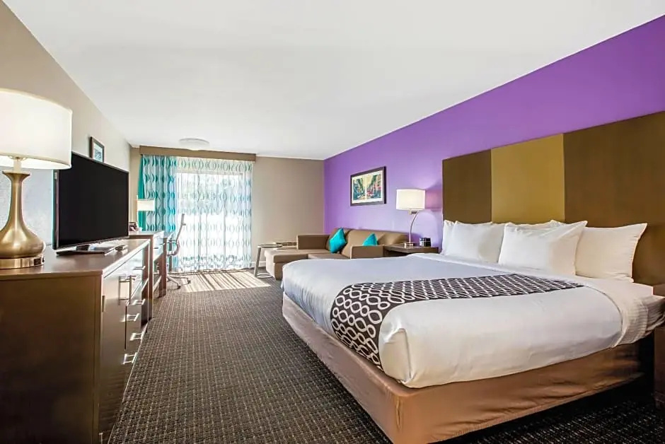 La Quinta Inn & Suites by Wyndham Pomona - Chambres