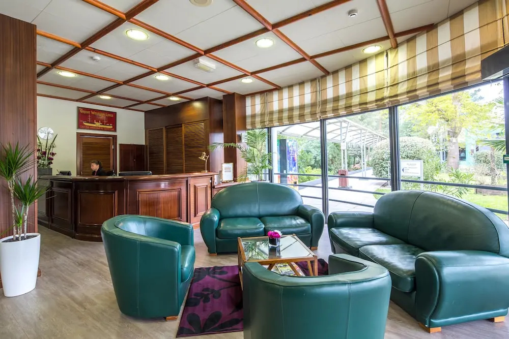 Lobby & Reception