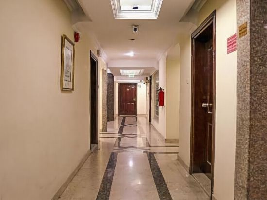 Al Muraqabat Plaza Hotel Apartments