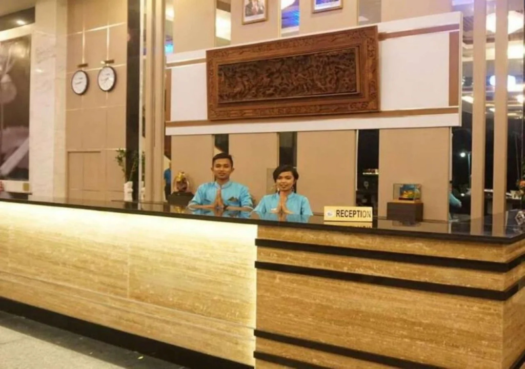 Lobby & Reception