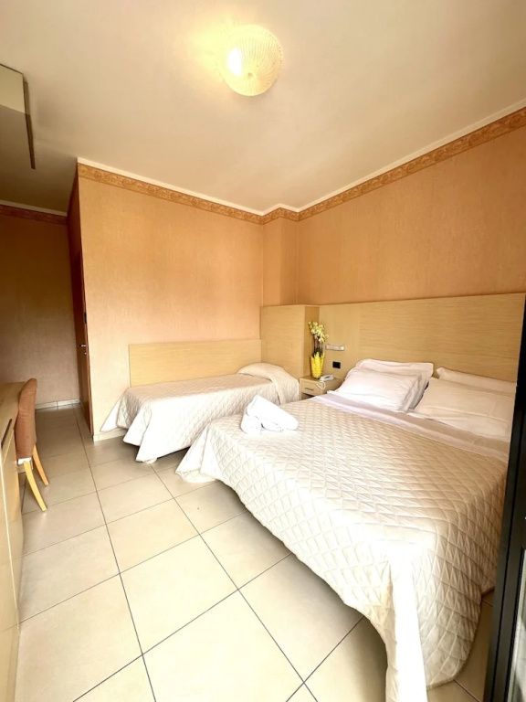 Standard Triple room with sea view
