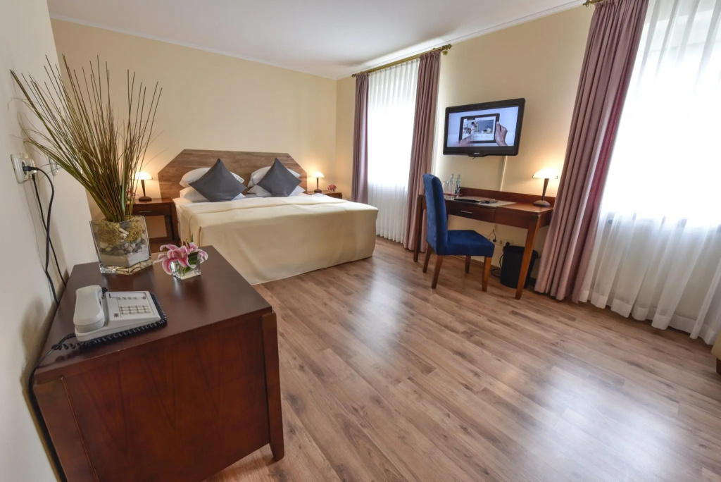 Superior Double room (full double bed)