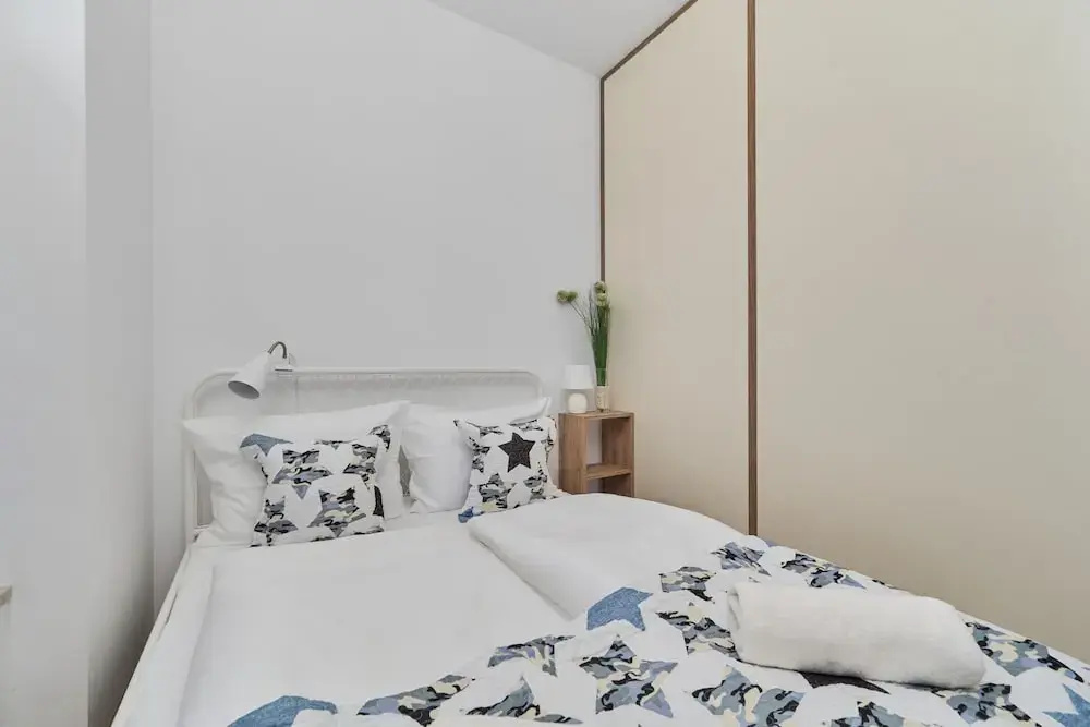 Sunny Studio Krakowska By Renters (To Make Arrangement For Check In Please Contact The Property At Least 5 Days In Advance)