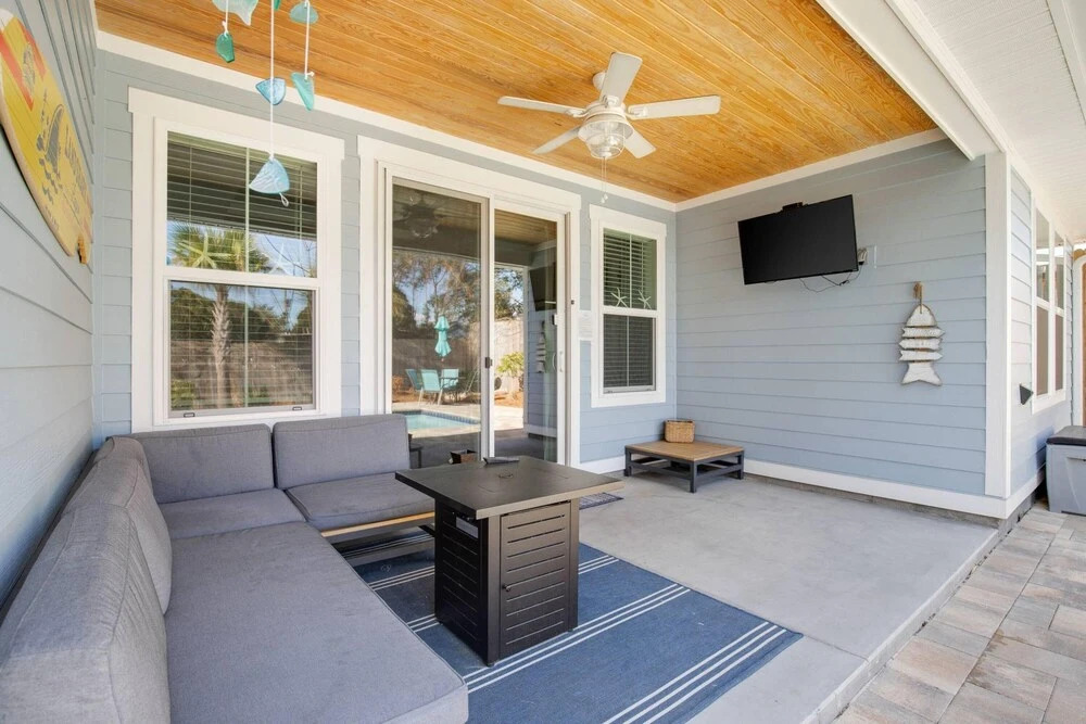 228 Sixteenth St - Blue Pelican