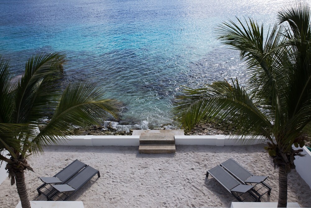 Beach & Waterfront