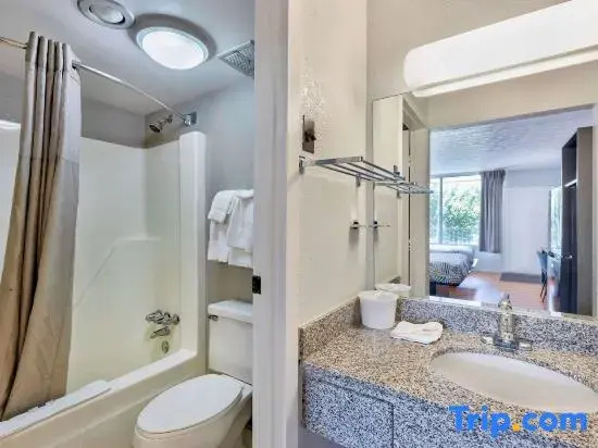 Quadruple Suite
