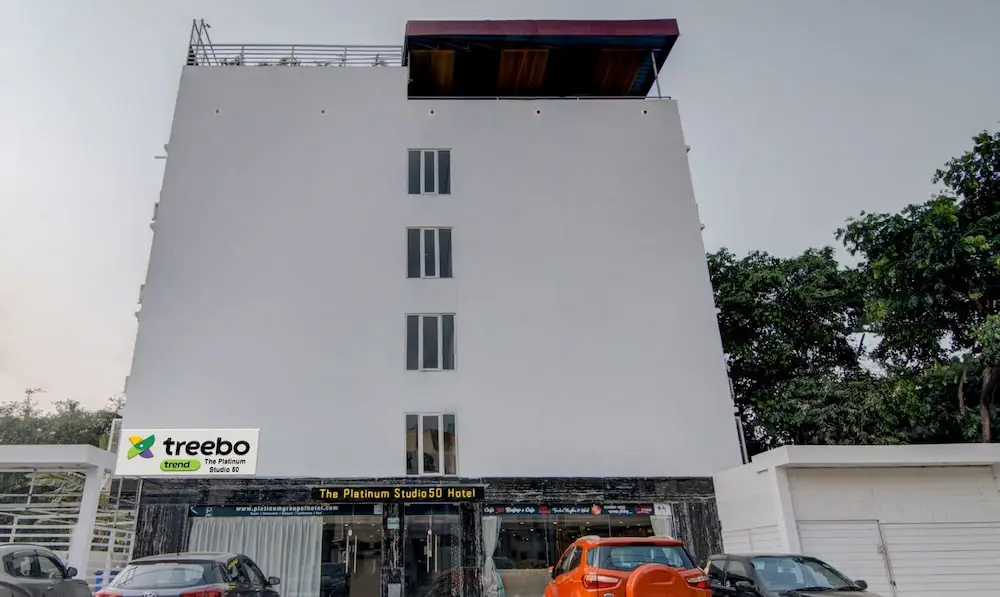 Super OYO Townhouse OAK The Platinum Studio 50