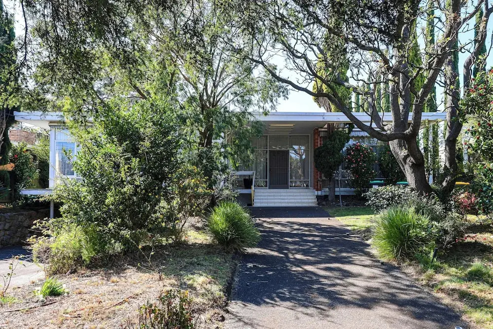 StayAU Spacious 6BR McKinnon Pool Home