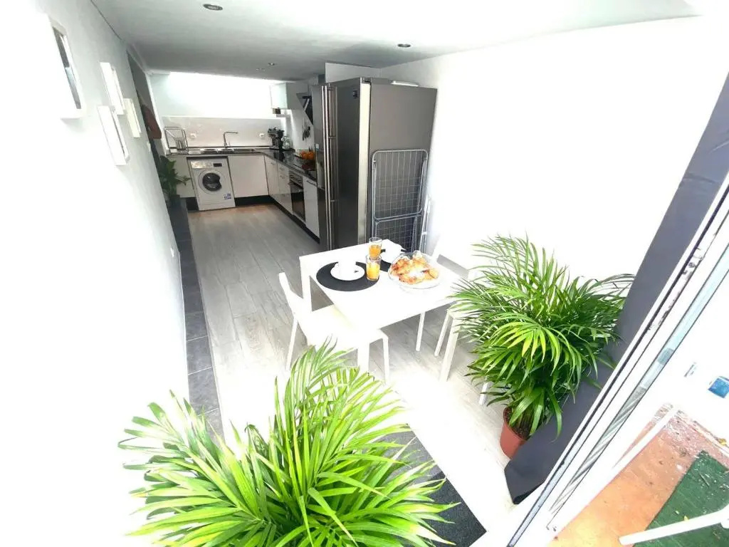 Voir la photo 2 — Jolie appartement individuel, dans un quartier calme très proche de la plage.