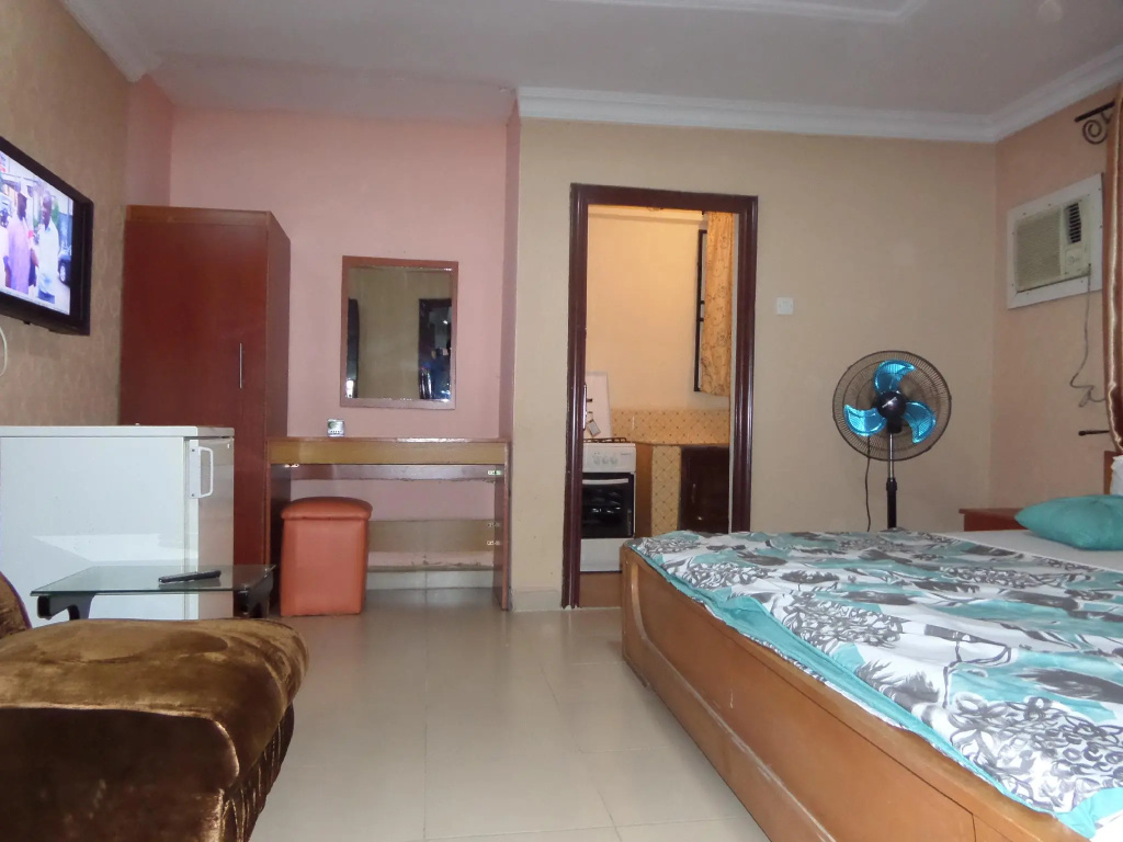 Executive Double room (full double bed)