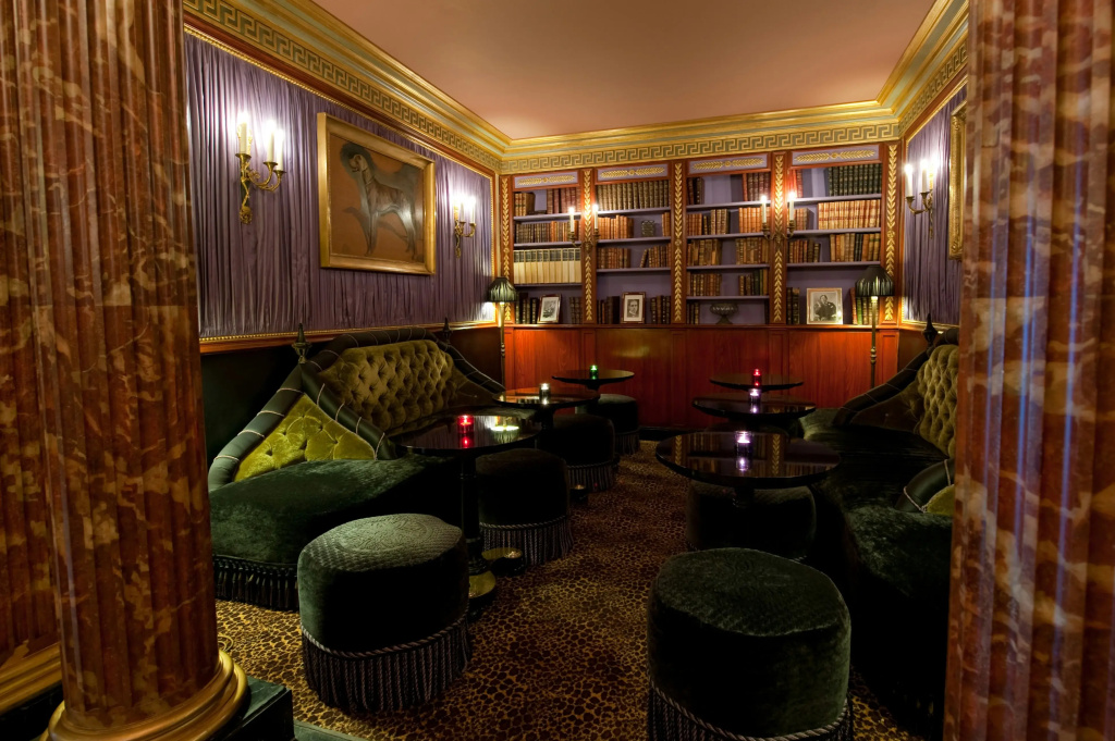 L'Hotel 9