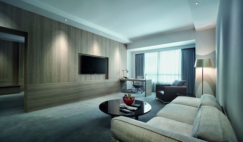 G Hotel Gurney