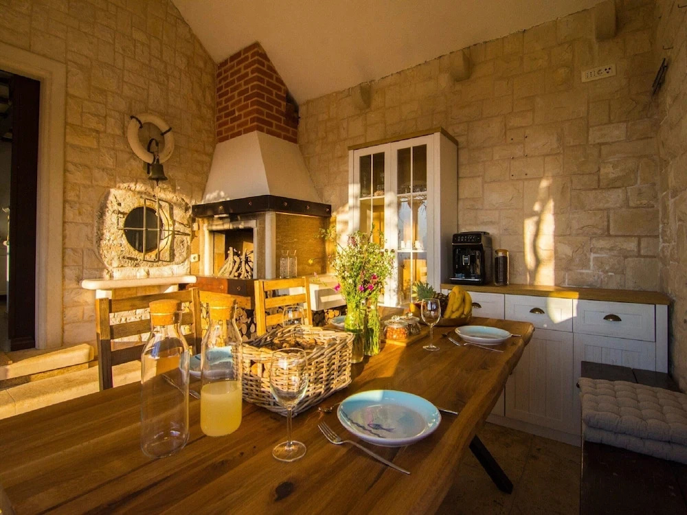 Villa Roza - One Bedroom With Swimming Pool