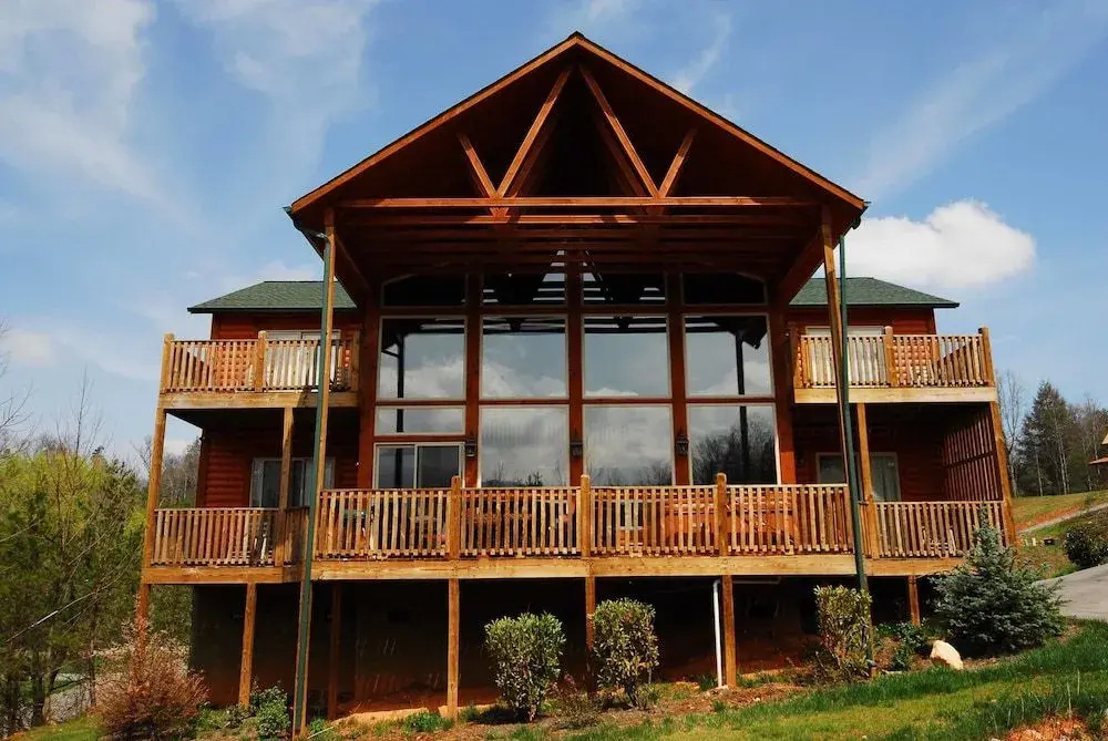 1716 Rainbow's End Lodge 4 Bedrooms 4.5 Bathrooms Cabin