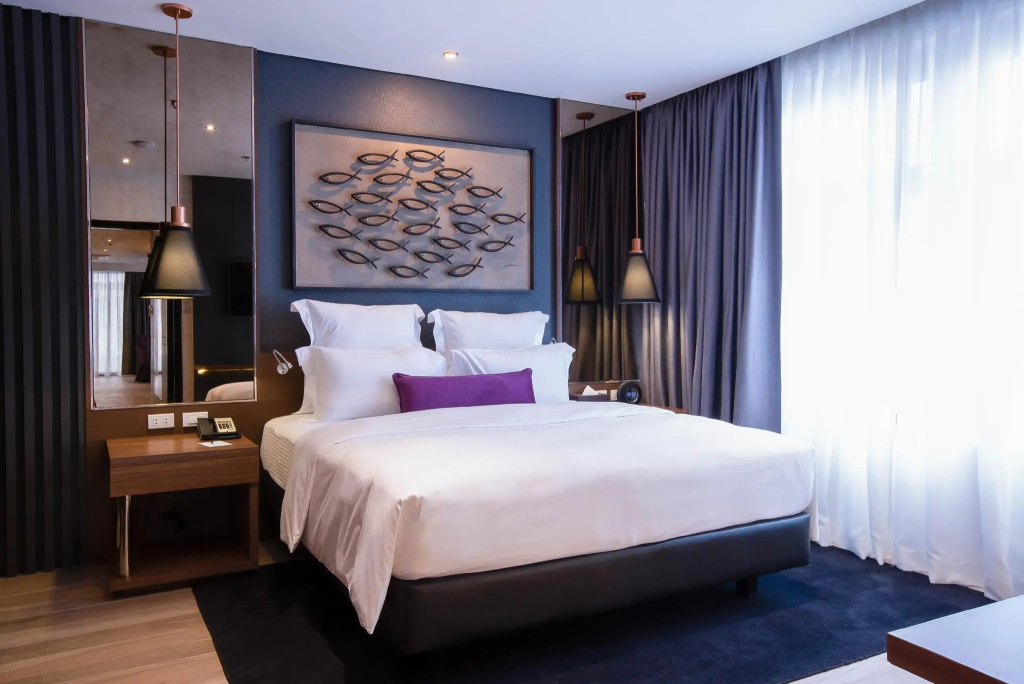 Suite with pool view