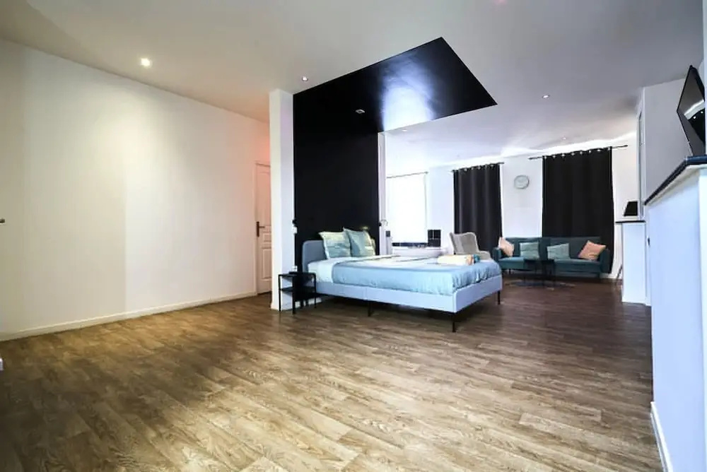 Voir la photo 1 — Grand Studio Avec Balneo Proche Gare