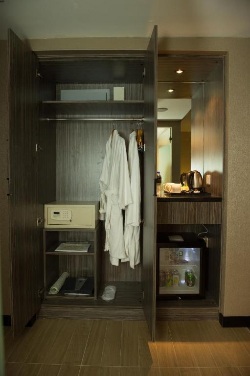 Grand Alora Hotel