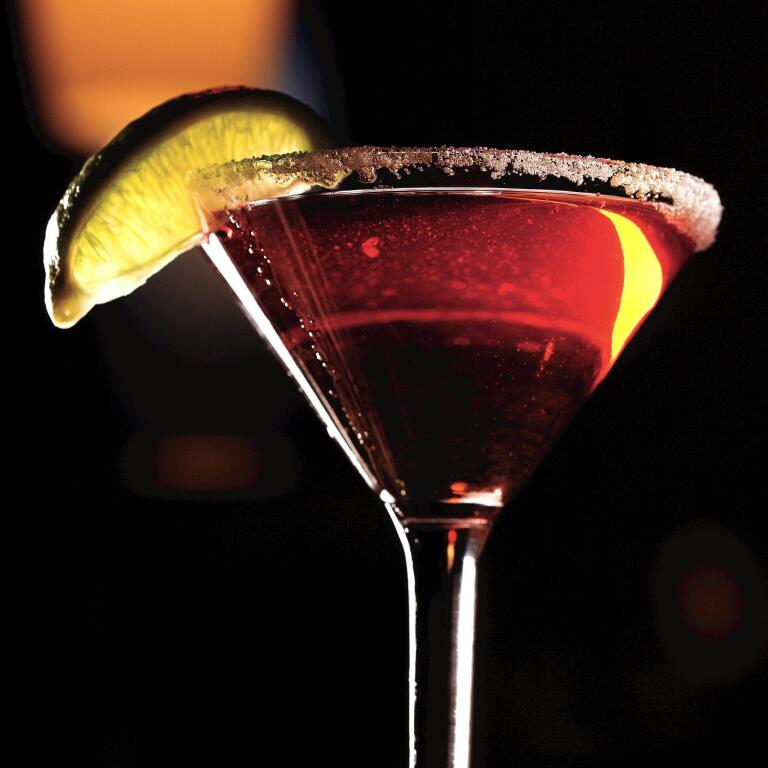 Пиво грин. Польза энергетических напитков. Как приготовить энергетик в домашних условиях. Напитки вопрос. Коктейль дьявольский напиток.