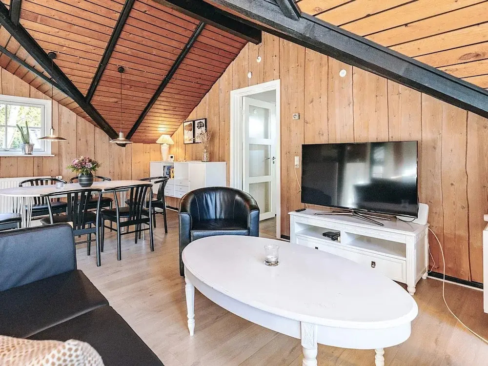 Alluring Holiday Home in Falster near Sea - фото 6