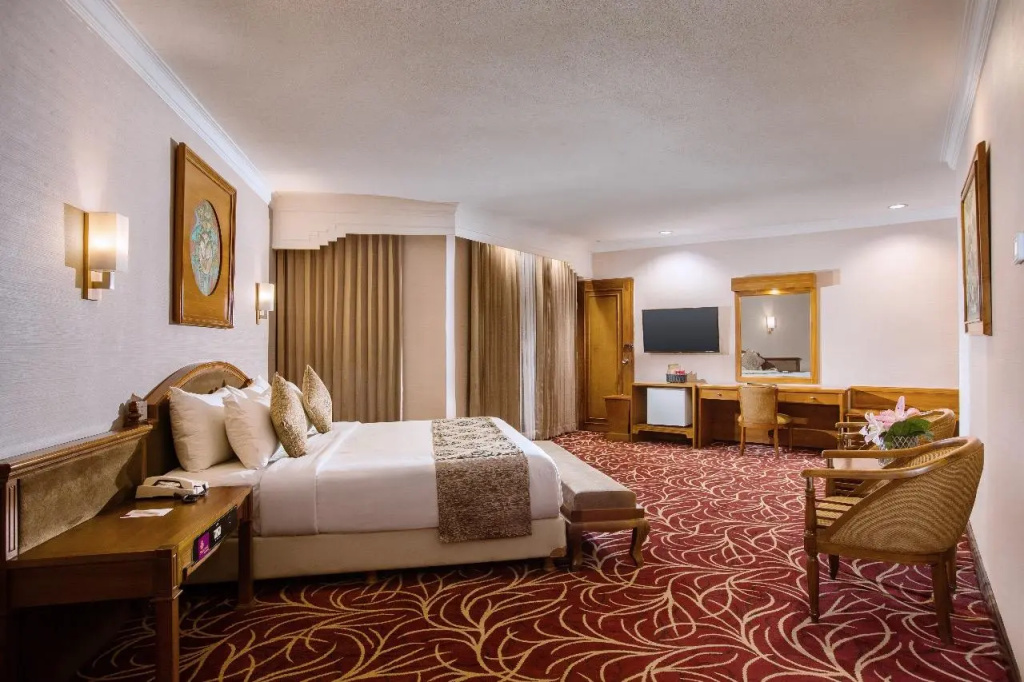 Executive Suite