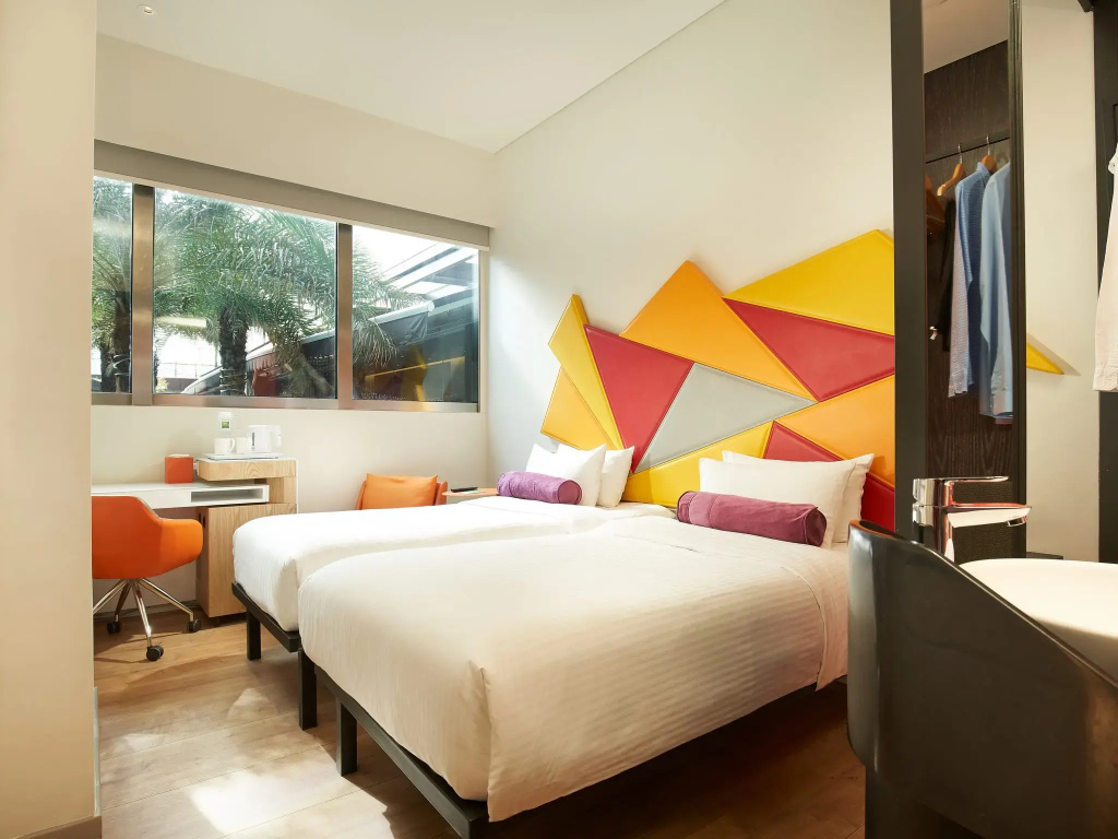 Standard Double room with pool view (twin beds)