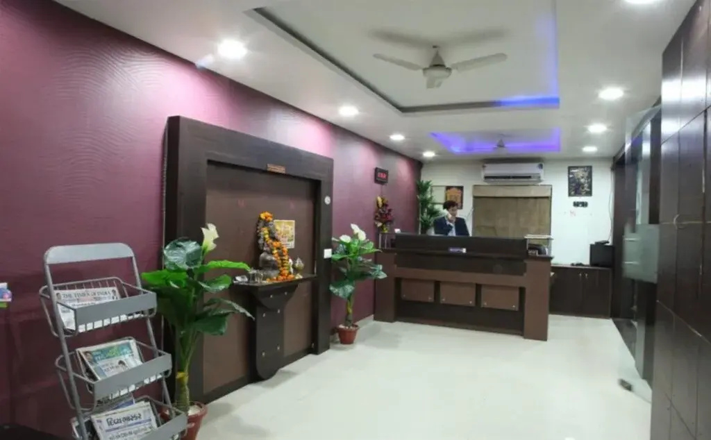 Almond Inn